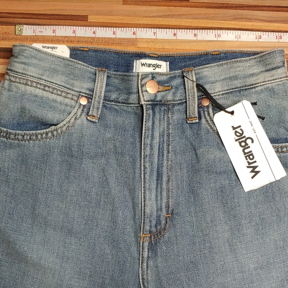 New With Tags Wrangler Cropped High Rise Wide Leg Jeans Size 26 - Picture 5 of 6